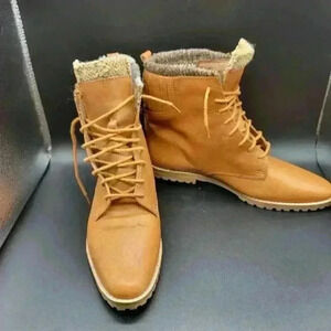 Beautiful MIXED BLUES Lace UpWomen’s  6 M Vintage Camel Leather Booties/ Ankle